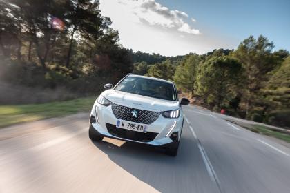 Peugeot e-2008 GT 136Ps